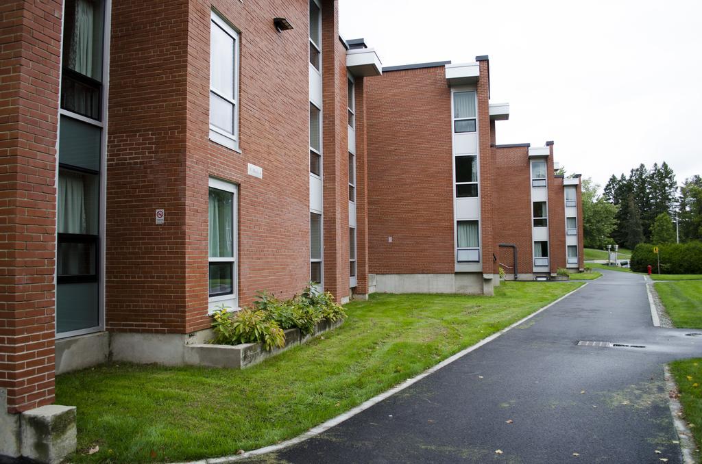 Bishop'S University Hotel Sherbrooke Exterior photo